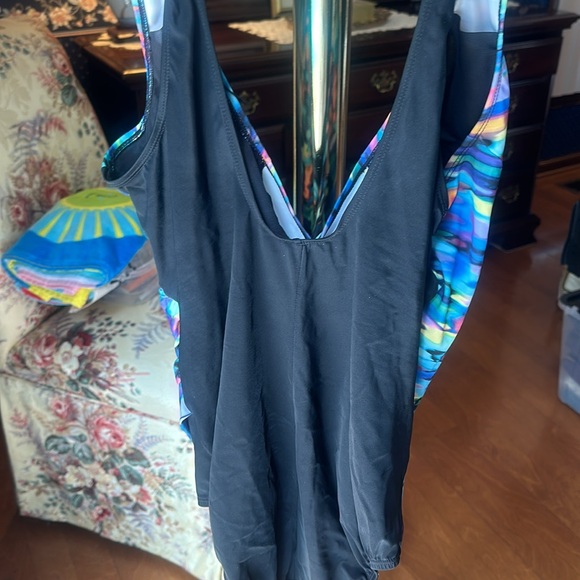 Ladies multicolor swimsuit size 16 - Picture 3 of 7